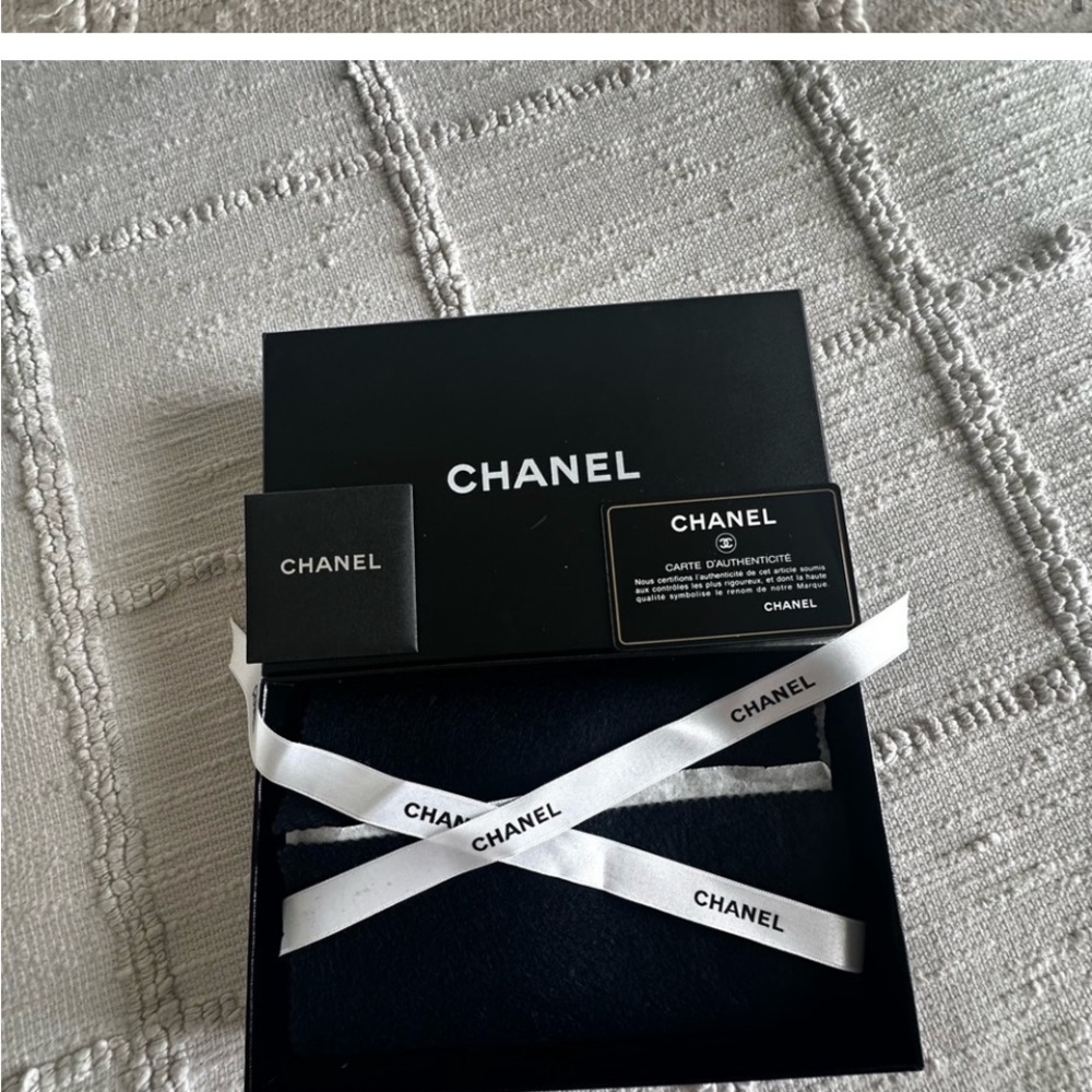 Chanel Black and White Embossed Gift Set